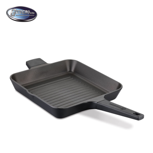 SARTEN CUADRADA DE ALUMINIO 28X28 CM.